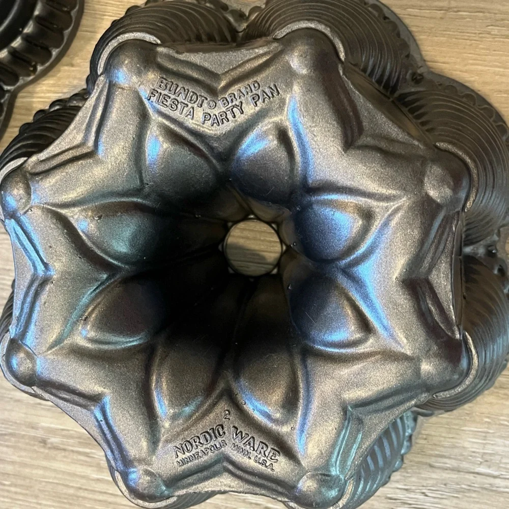 Nordic Ware Bundt Brand Fiesta Party Cake Pan Set of Two
